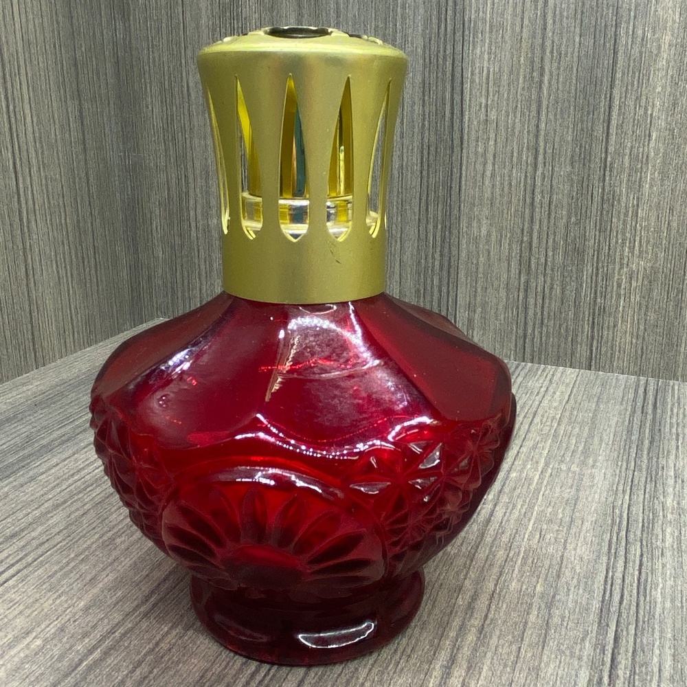 THE LAMP STAND FINE FRAGRANCE OIL LAMP